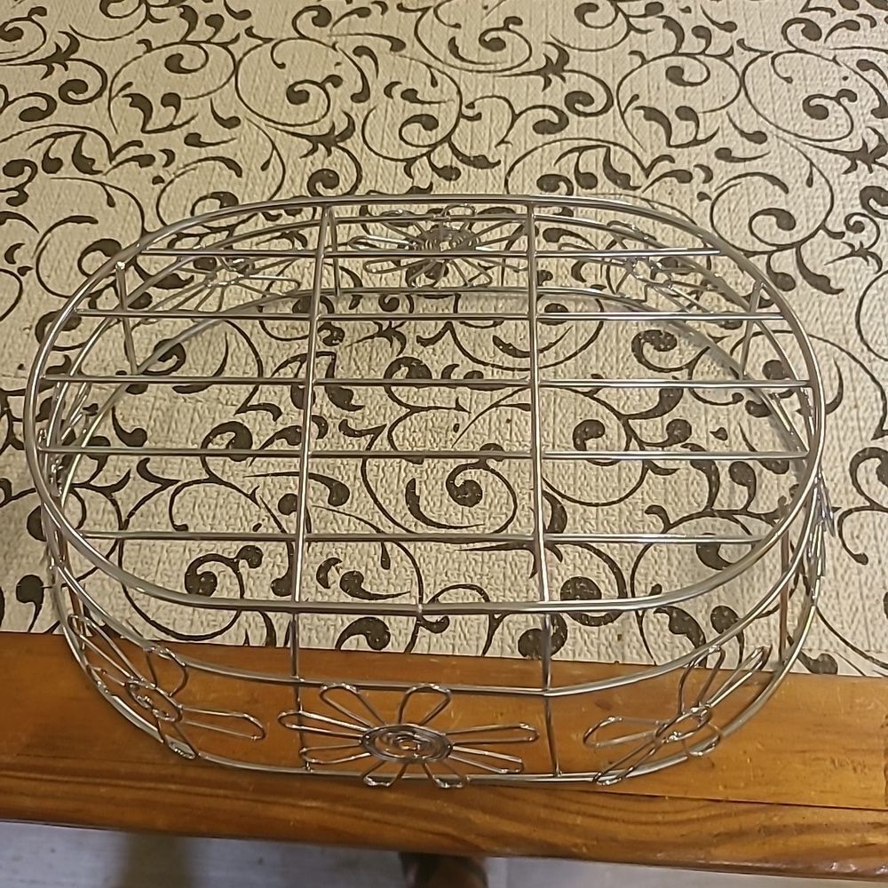 Wire Floral Basket - Picture 3 of 6